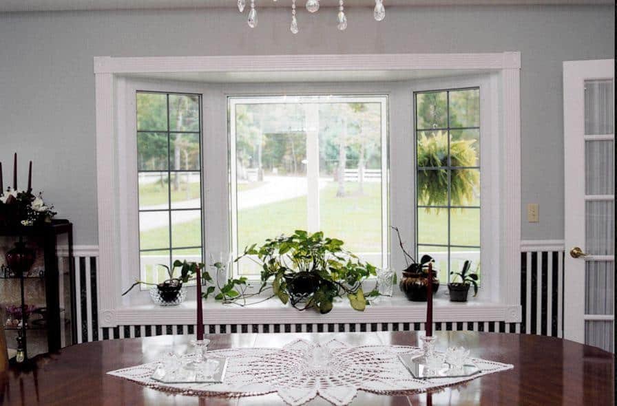 Which Decorative Accents Should You Add to Your Bay and Bow Windows?