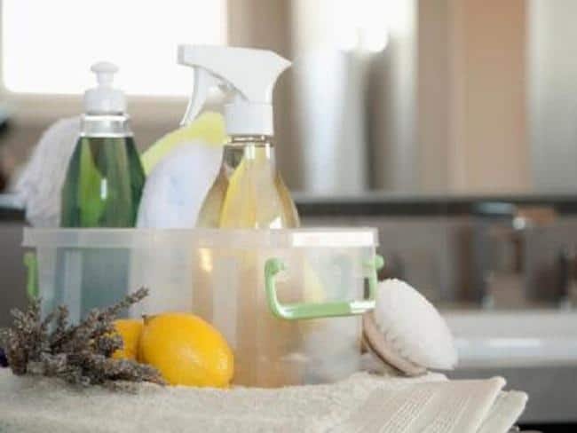 Some Quick Guidelines for Using Distilled White Vinegar as A Household Cleaner