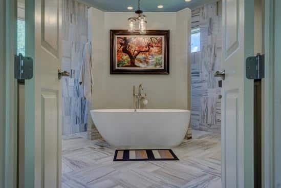 Freestanding Tub Versus Built-In Tub: Which One Should You Choose?