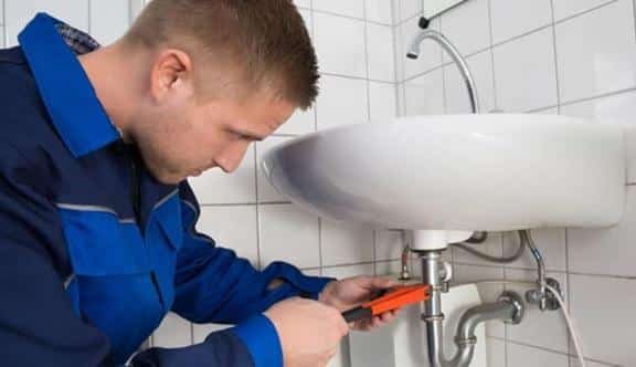 4 Tips For Hiring The Perfect Plumber