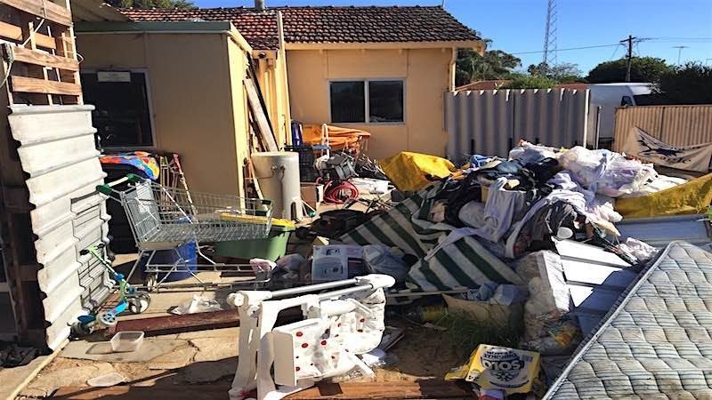 Removing rubbish materials from a deceased estate in Sydney