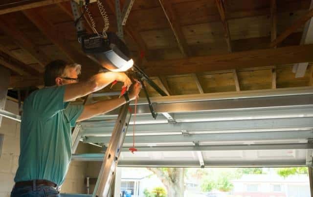 Hire service of garage door repairs for getting the issues resolved 