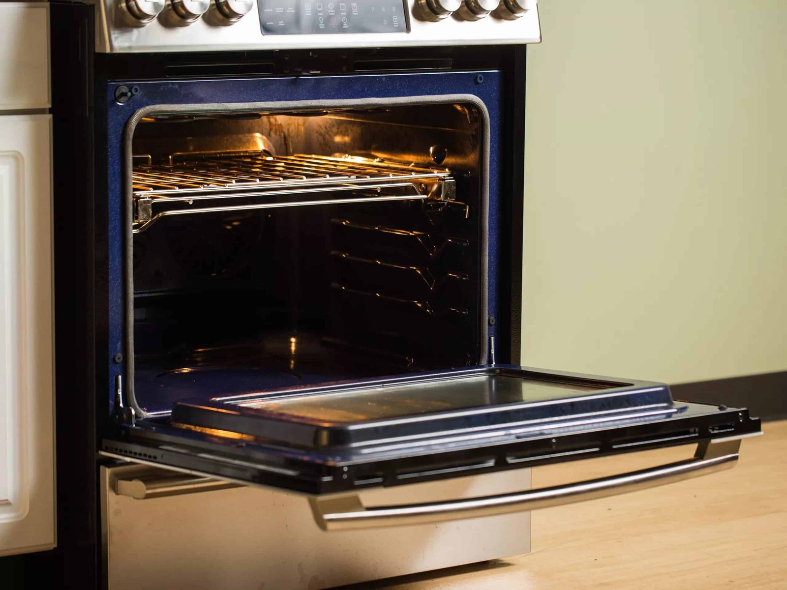 Signs That Your Oven Might Need Fixed