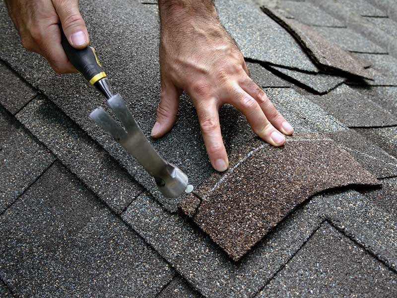 Residential roof repair: Working with a contractor