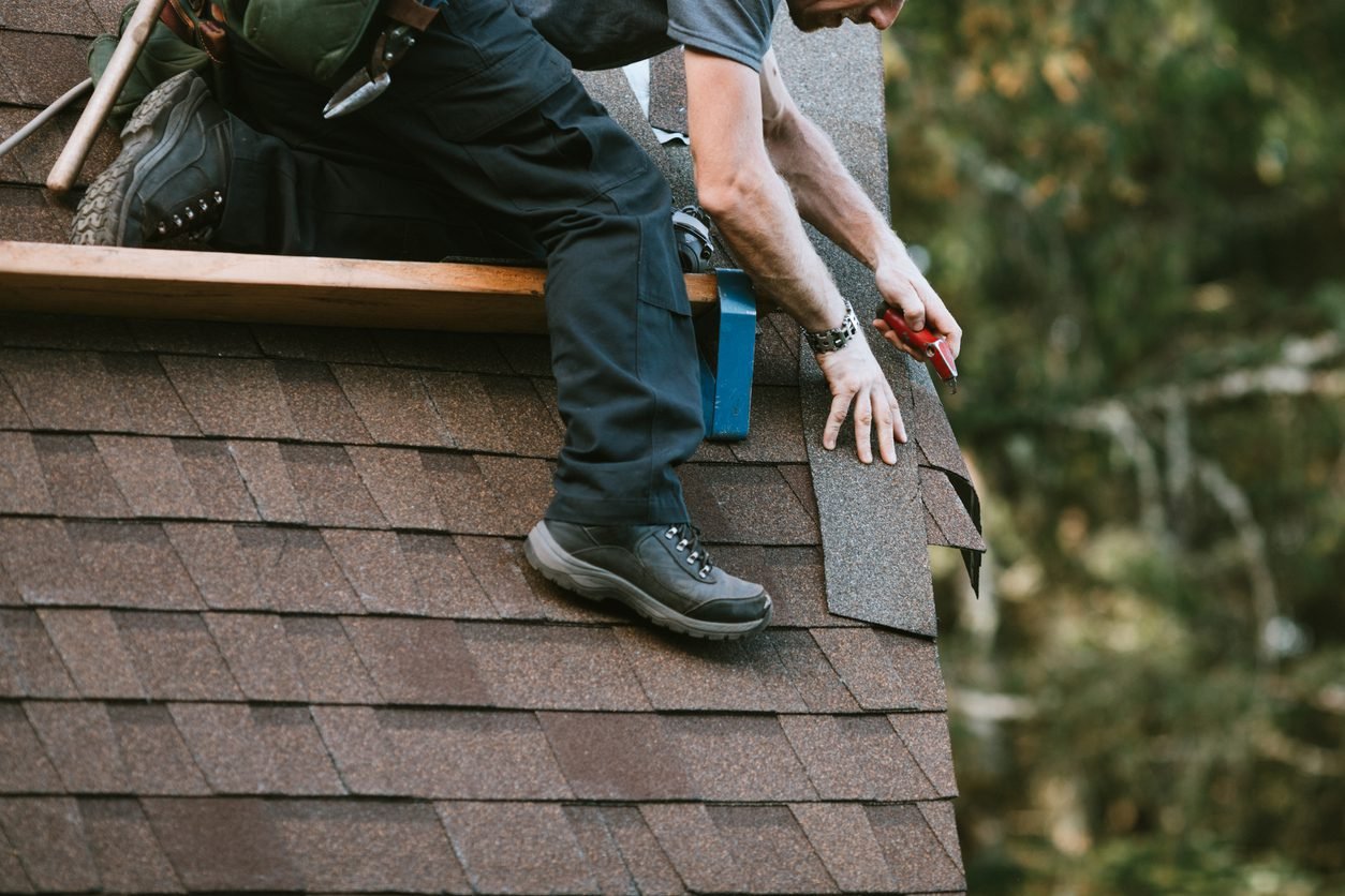 Should You Do Roofing Or Siding First?