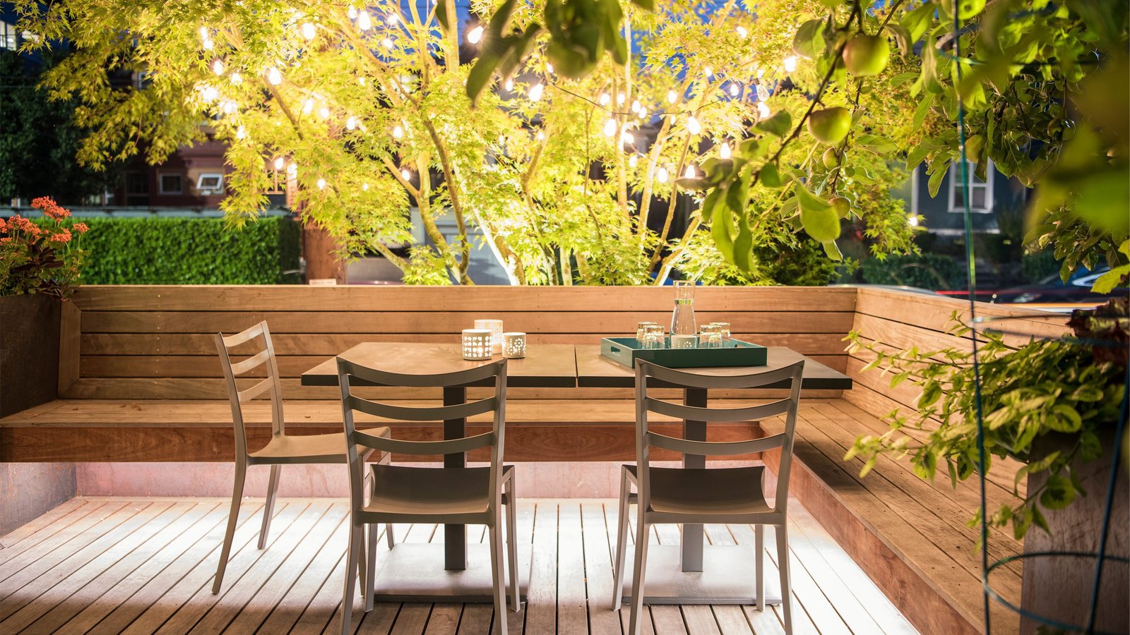 Creating Outdoor Spaces for All-Year Pleasure: Designing Areas to Enjoy in Every Season