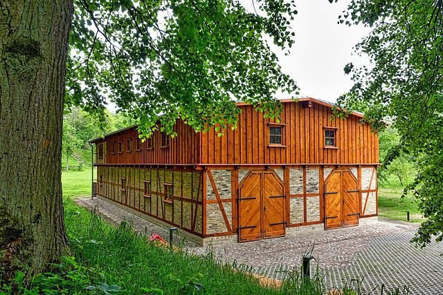 5 Reasons to Purchase a Mini Barn for Your Rural Property