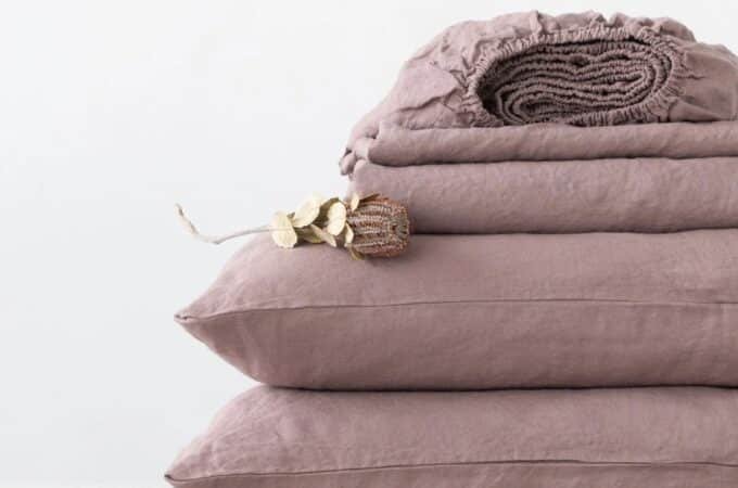What are the benefits of using linen bed sheets?