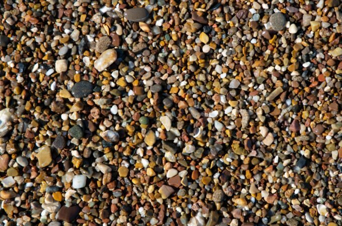 9 Alternatives to Pea Gravel for Stunning Luxury Landscapes in Woodside
