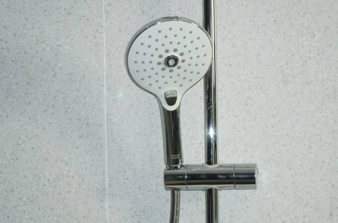 5 benefits of portable shower units during a bathroom renovation