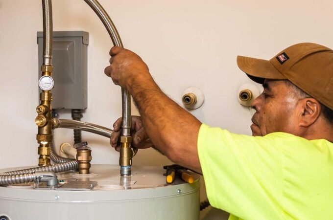 6 Tips Plumbers Use to Prepare Your Water System for Winter
