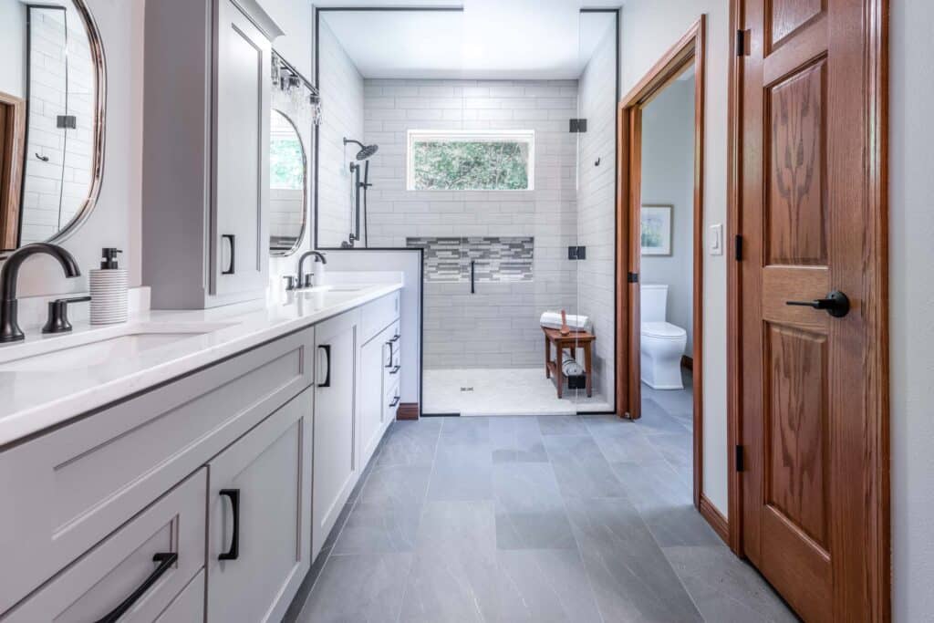How Can You Prepare Your Bathroom For Renovators? | Creative Home Idea