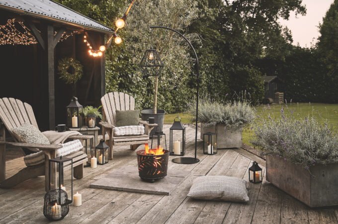Cozy Evenings Outdoors: Creative Backyard Fire Pit Landscaping Ideas