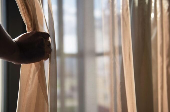 6 Differences Between Day and Night Curtains and Dim-Out Curtains