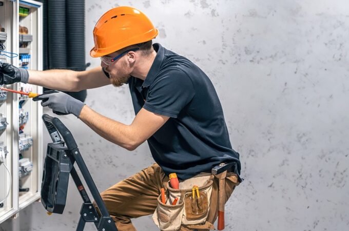 8 Situations Where You Must Call a Licensed Electrician in Singapore